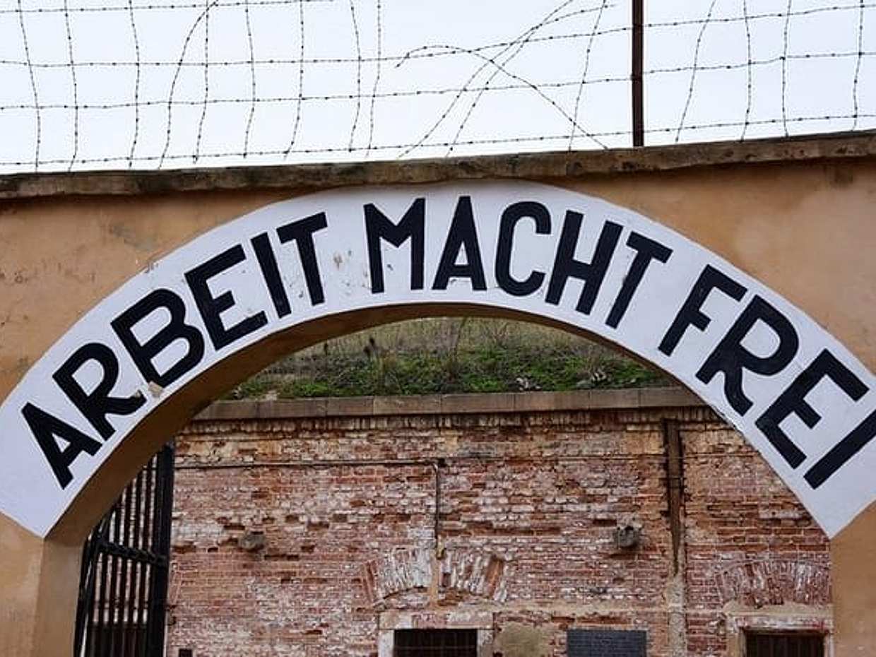 Private transfer from Prague to Berlin with Terezin Concentration Camp stop, photo 3