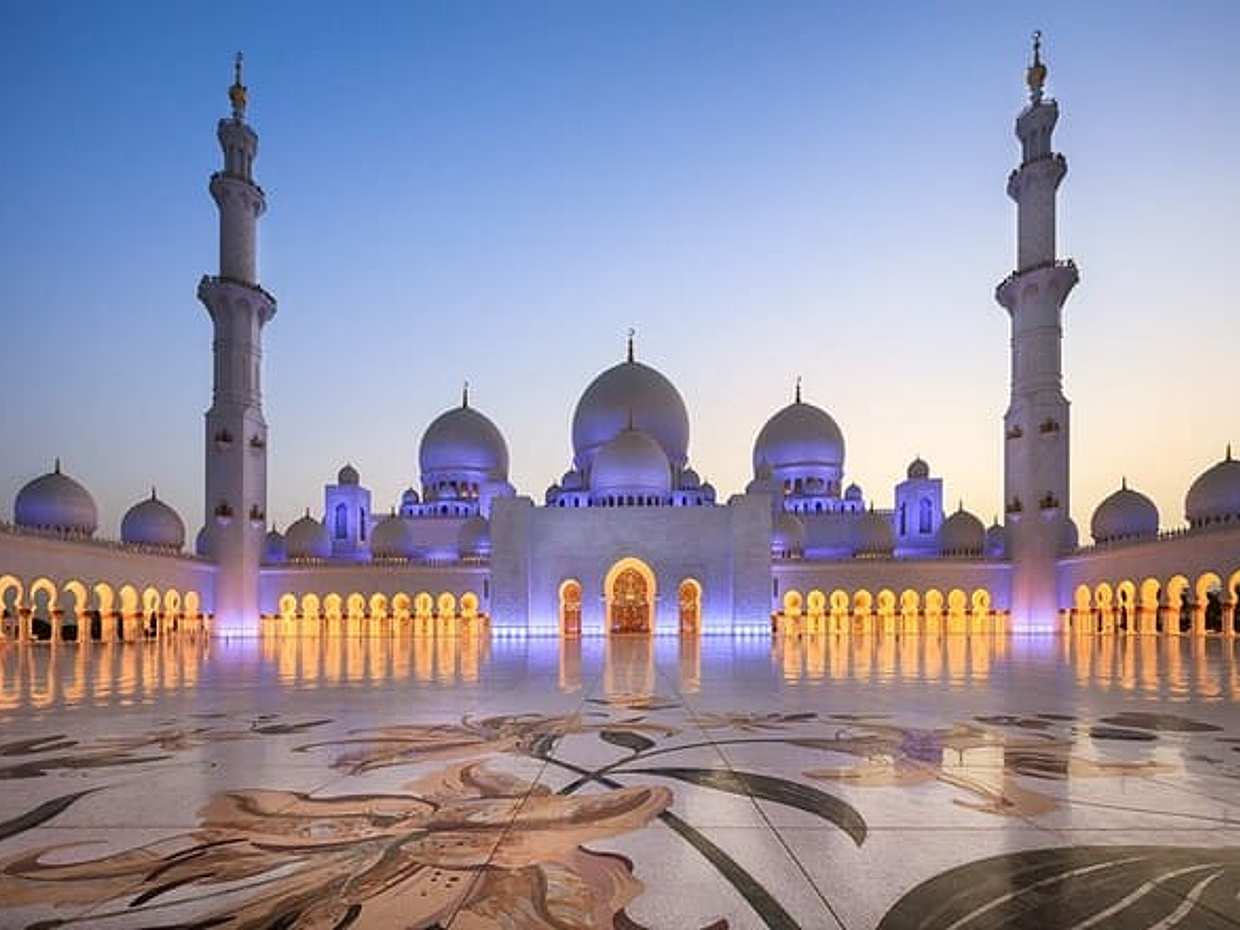 Abu Dhabi City Tour with Sheikh Zayed Mosque from Dubai