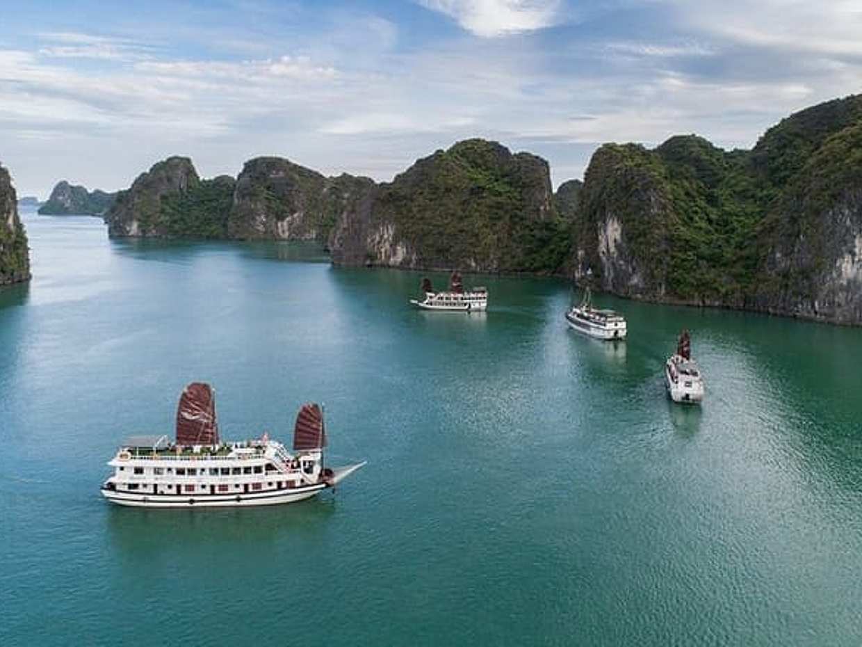 From Hanoi to Ninh Binh and Bai Tu Long Cruise 4 days 3 nights