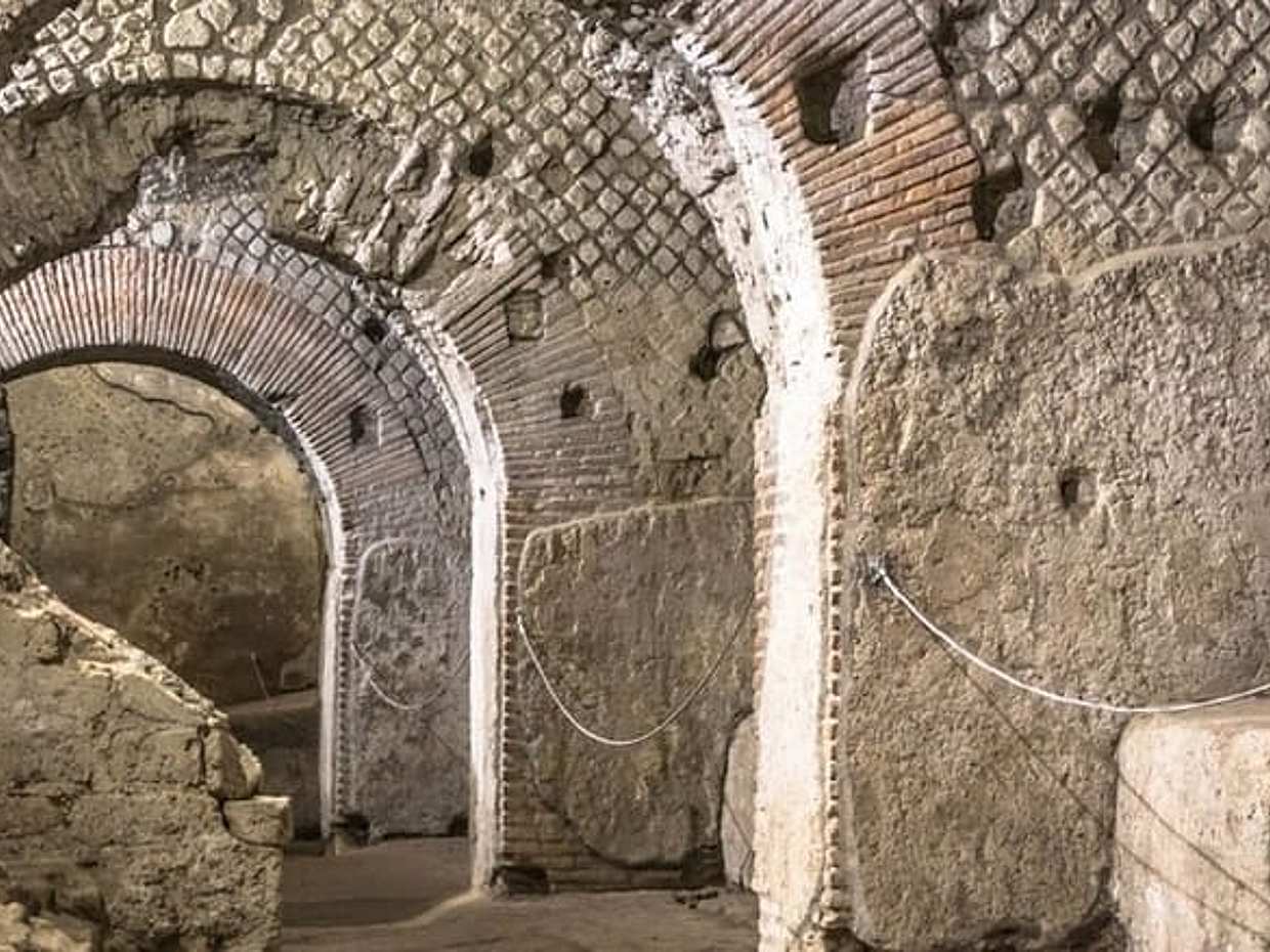 Naples Walking Tour and Underground Ruins, photo 5