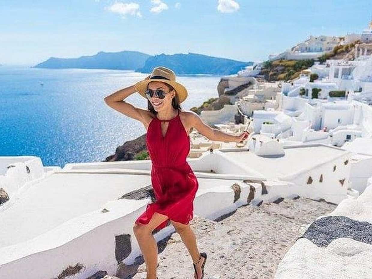 Walking Tour of Fira Town in Greece, Thera, photo 3