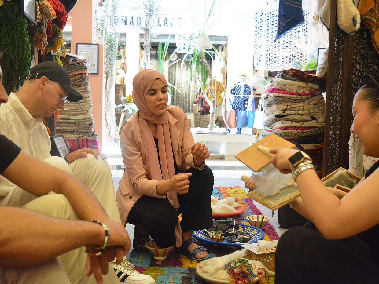 Rugs Making Traditional Workshop with Local Amazigh Women in Morocco, Marrakesh, photo 2