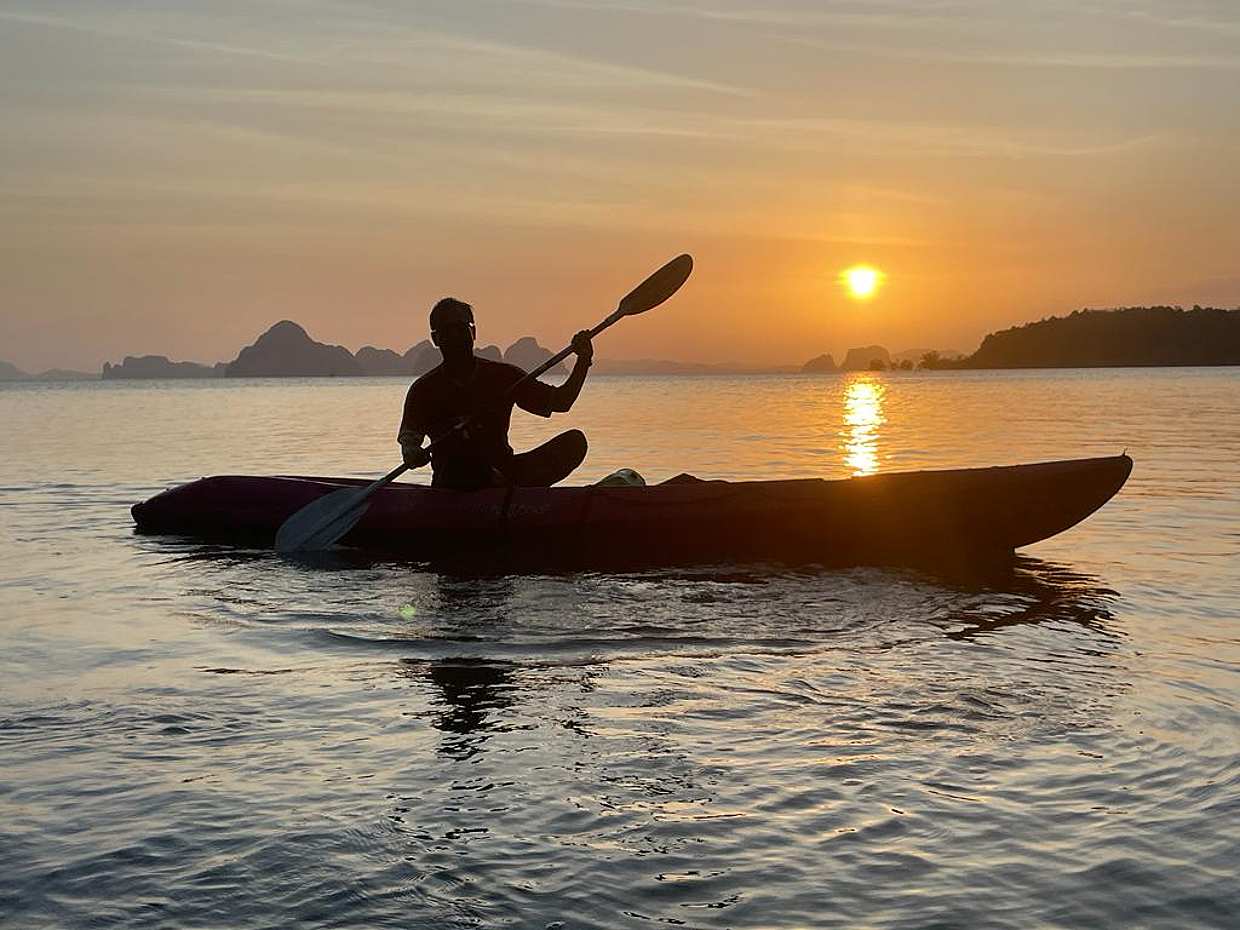 Sunset Kayaking at Ao Thalane with Dinner in Thailand, Krabi, photo 3