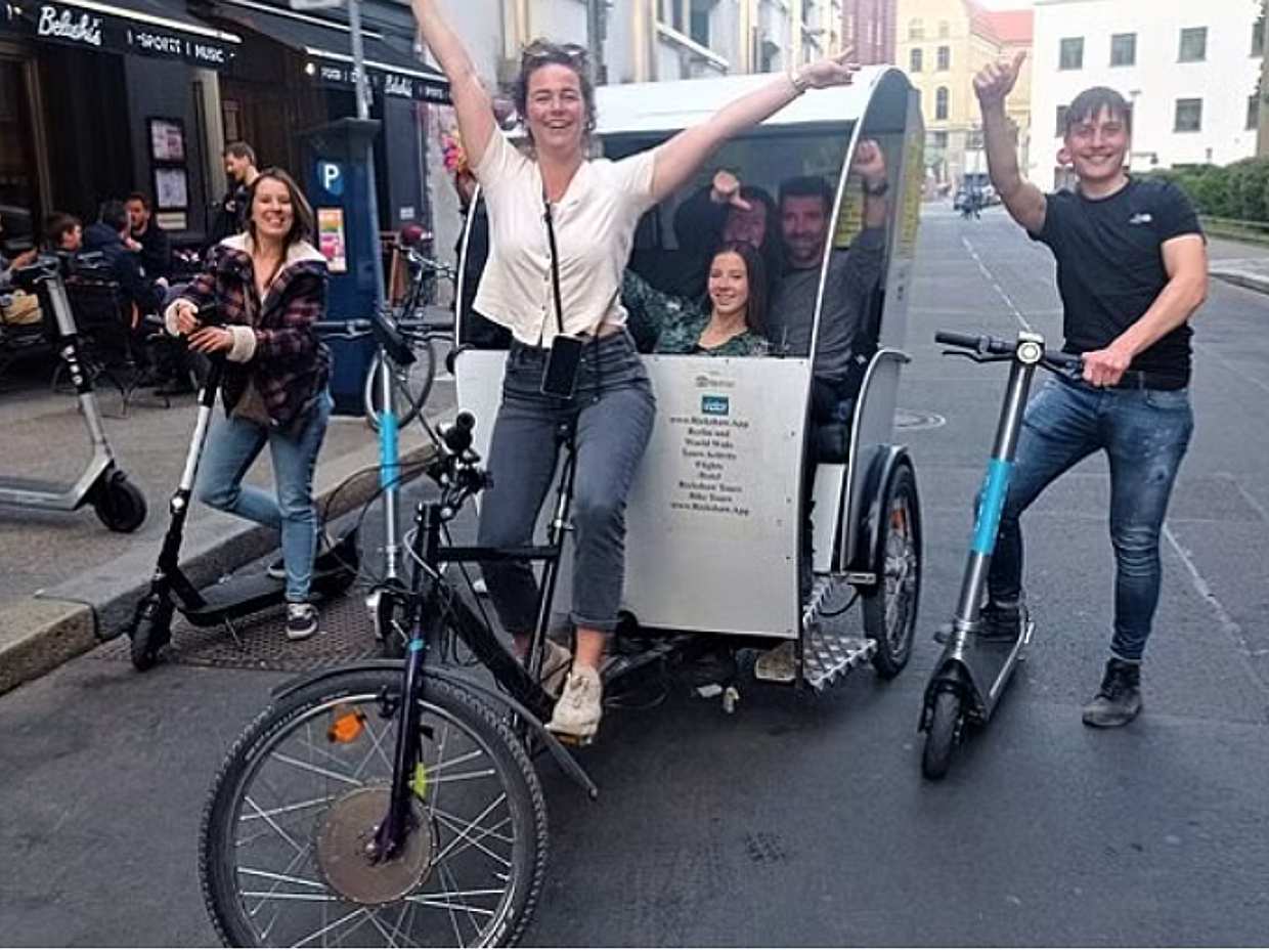 Tour Privativo Destaques Históricos de Bicicleta e E-Rickshaw na Alemanha, Berlim.
, photo 2