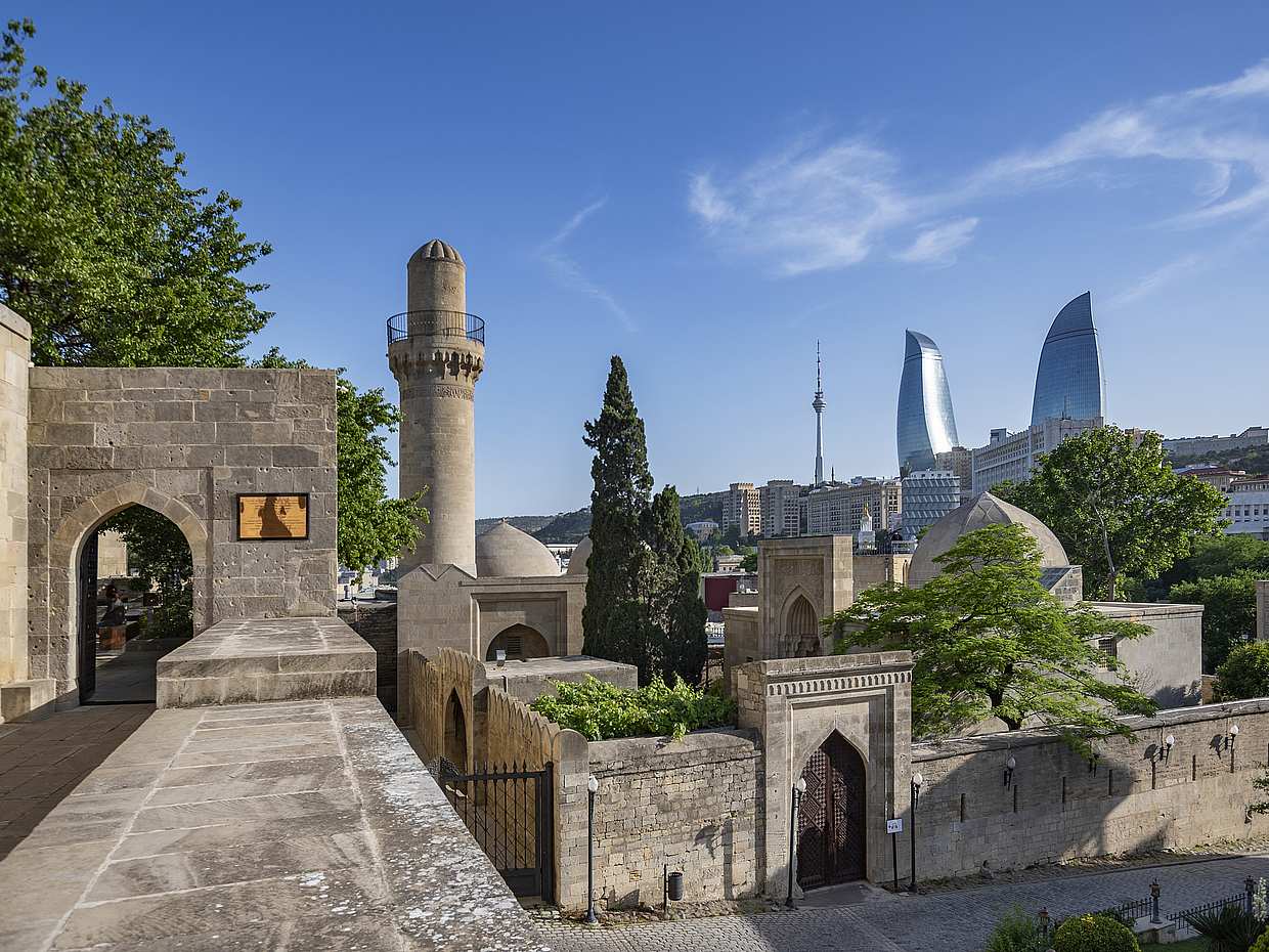 Wycieczka piesza po Starym Mieście w Baku, Icherisheher, Azerbejdżan.