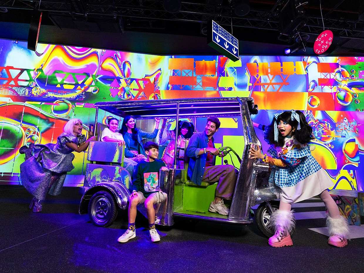 Dubai Mall Shopping, House of Hype, Besuch der 124./125. Etage des Burj Khalifa und der musikalischen Fontänenshow mit privaten Transfers in den Vereinigten Arabischen Emiraten.
, photo 3