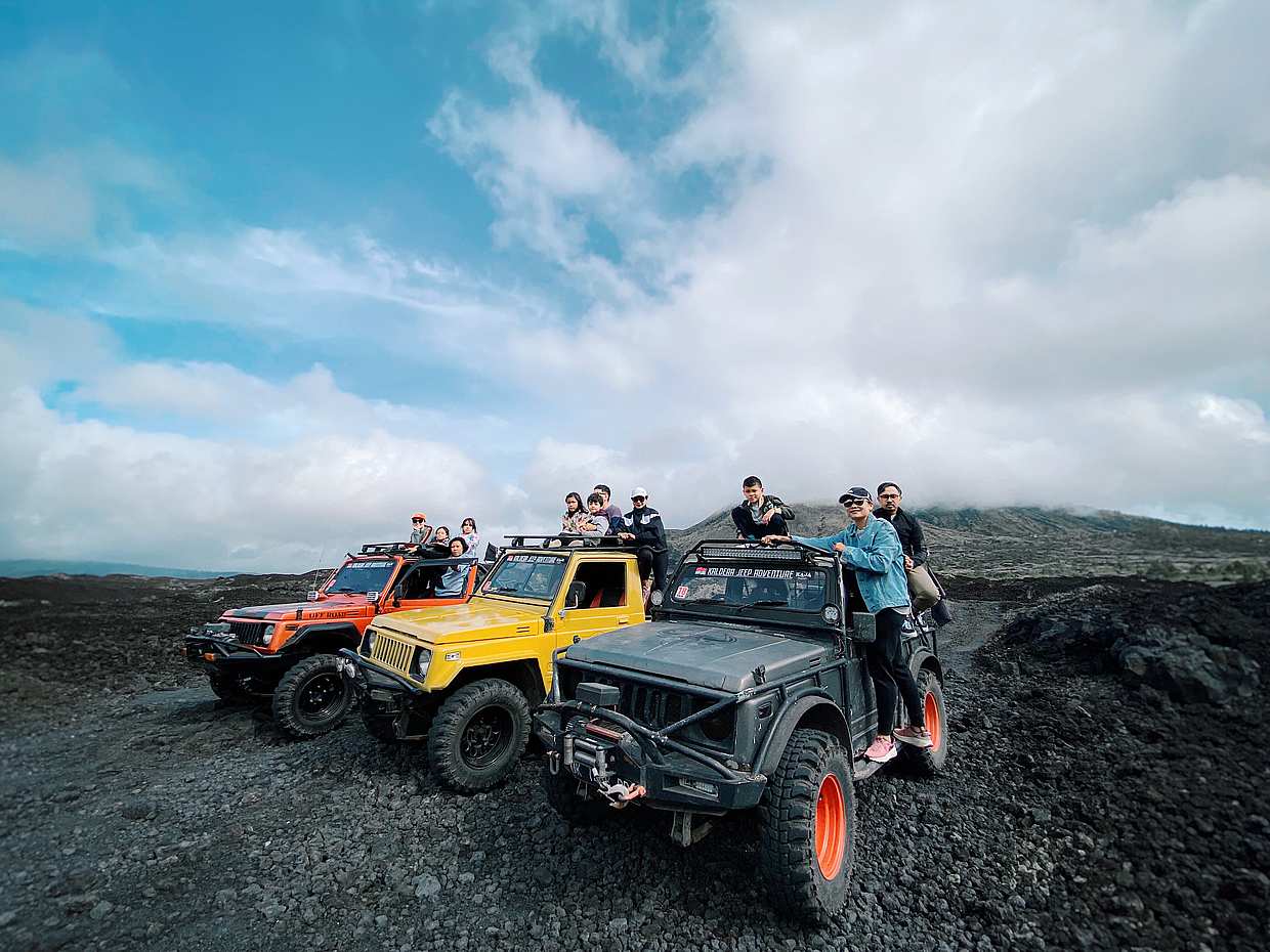 Lever du soleil sur le Mont Batur en Jeep 4x4 et aventure dans la lave noire à Bali, Indonésie, photo 2