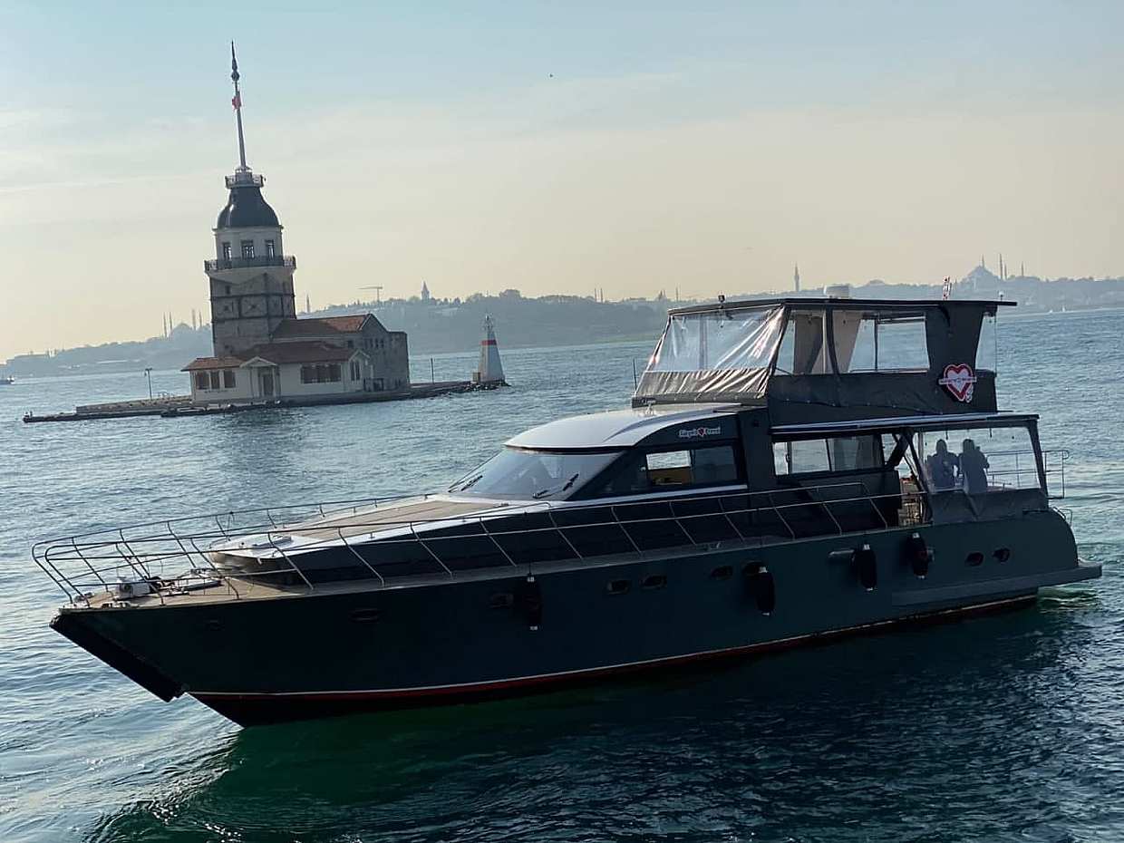 Bosphorus Yacht Cruise with Steak Dinner, photo 4