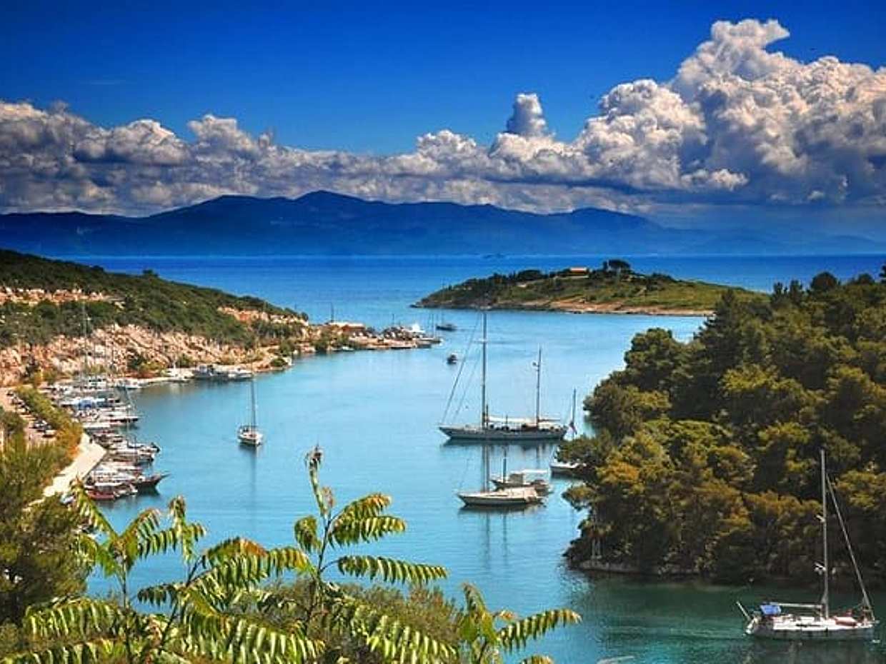 Sdílená celodenní plavba z Korfu na Paxos – vesnice Gaios přes Antipaxos v Řecku