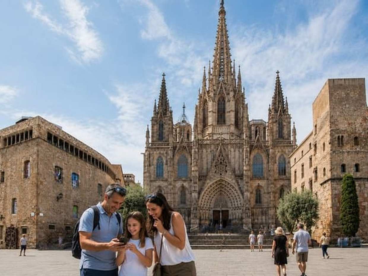 Barcelona Scavenger Hunt & Highlights Self-Guided Walking Tour, photo 4