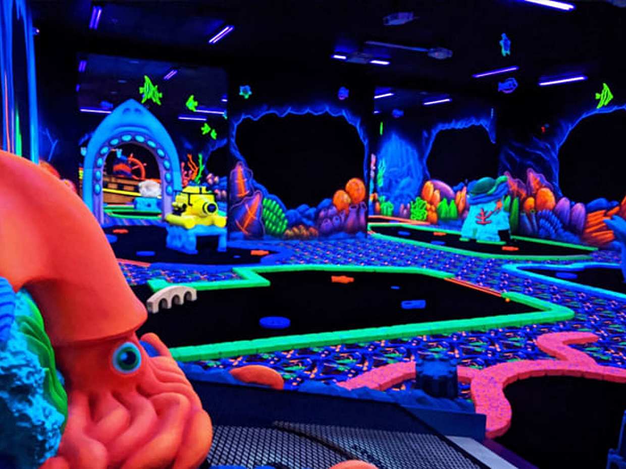 3D Blacklight Minigolf Dubaj, Zjednoczone Emiraty Arabskie, photo 5