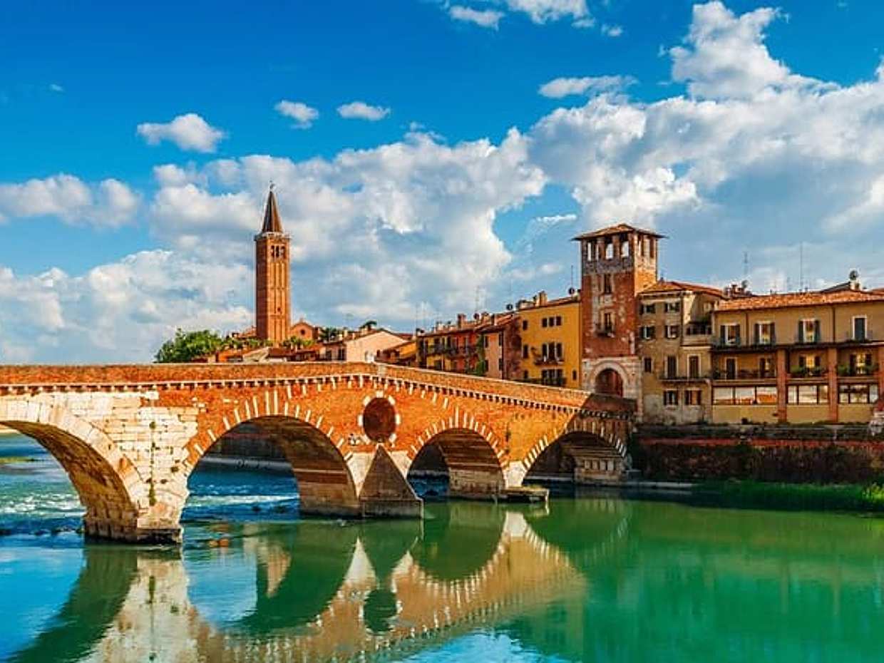 Verona Scavenger Hunt & Highlights Self-Guided Walking Tour in Italy, photo 2
