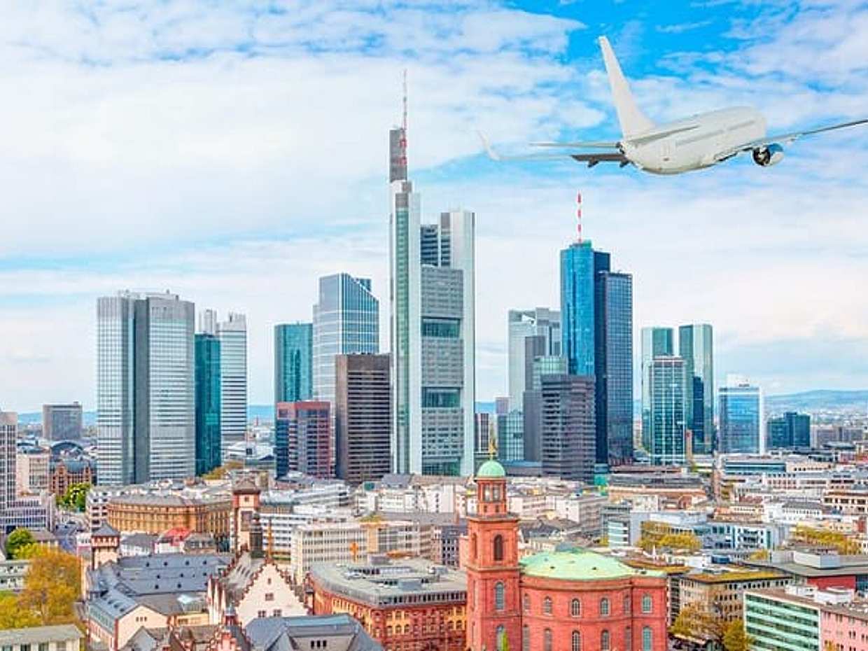 Private transfer from Amsterdam to Frankfurt, 2h Sightseeing Stop in Netherlands
