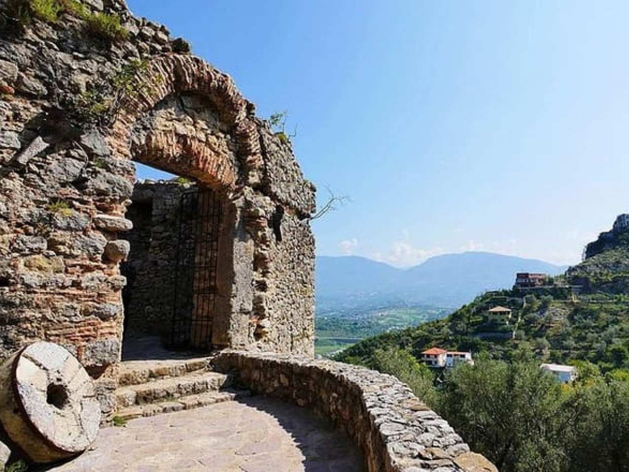 Petrele Castle Tour in Albania, Tirana, photo 5