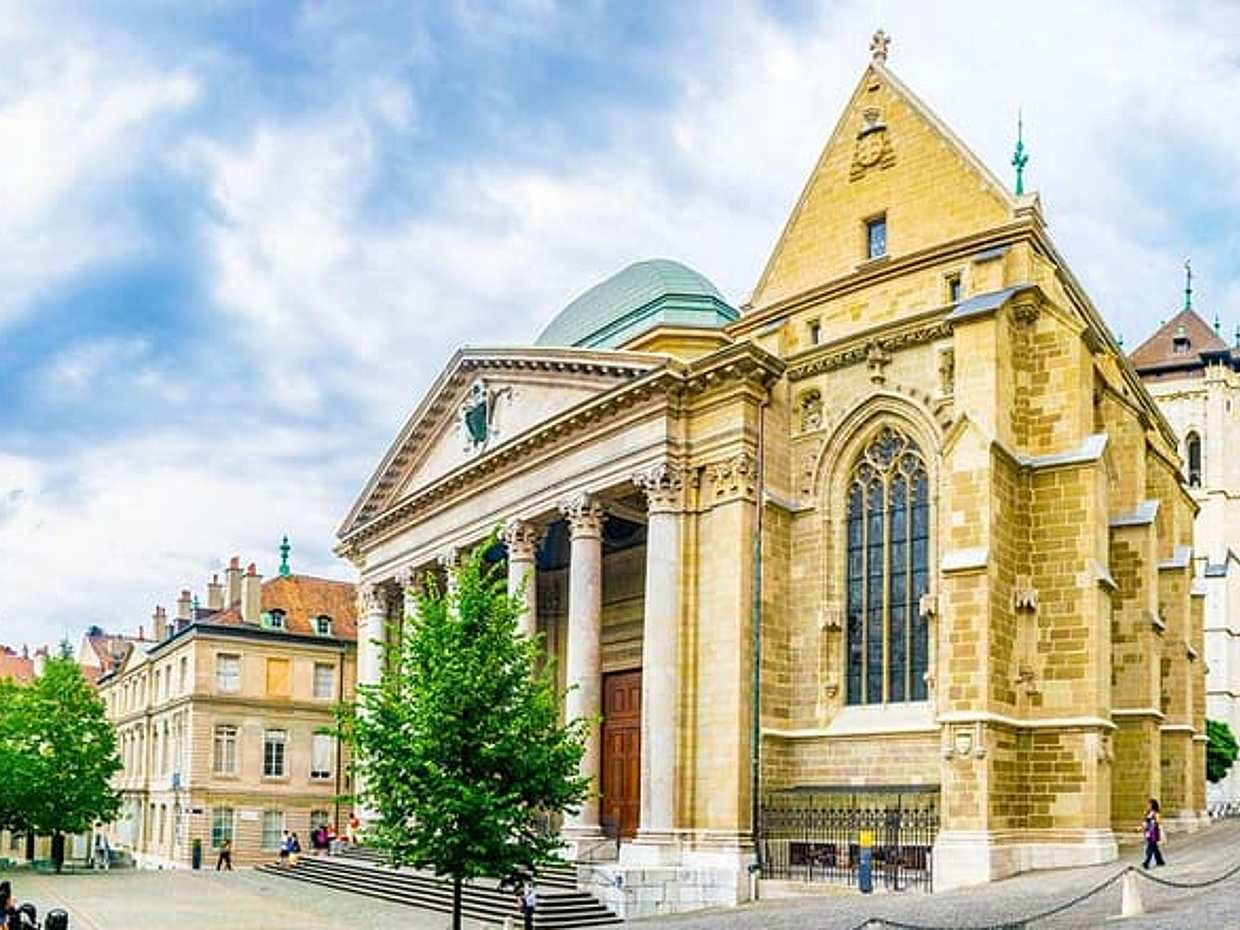 Highlights of Geneva: Dark History Quest Experience in Switzerland, Genève