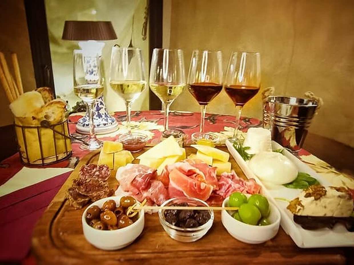 ROME DELUXE FOOD TASTING WITH 5 WINES PAIRING, photo 5