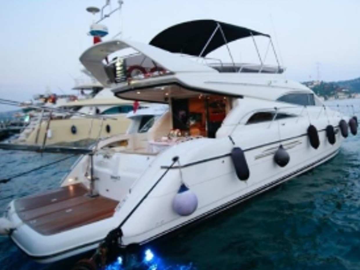 Private Evening Yacht Cruise Along Bosphorus in Turkey, Istanbul, photo 5