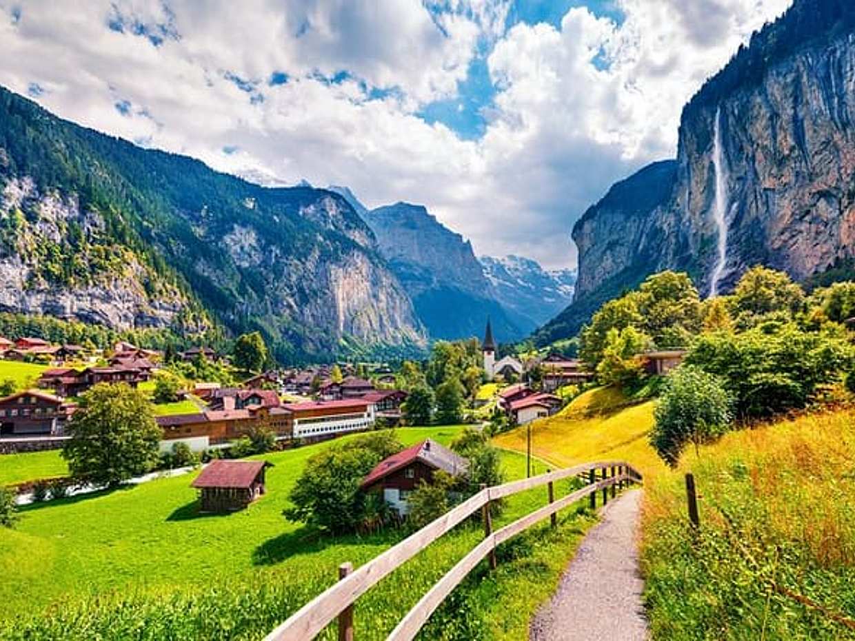 Private all day driver: Interlaken> Lauterbrunnen and Grindelwald in Switzerland, Wilderswil, photo 2