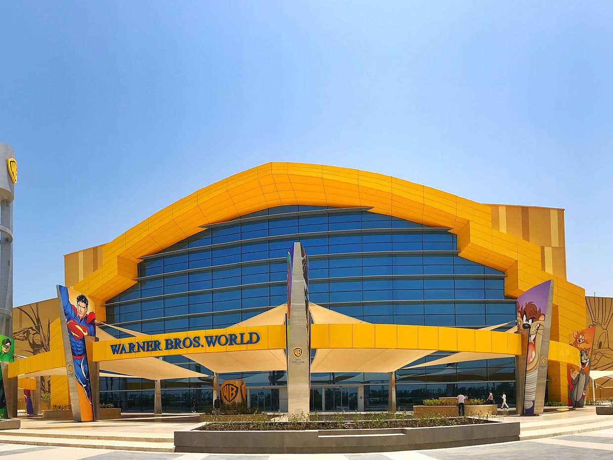 Abu Dhabi City Tour with Grand Mosque visit & Warner Bros Entrance Tickets with Private Transfers in United Arab Emirates, Dubai, photo 2