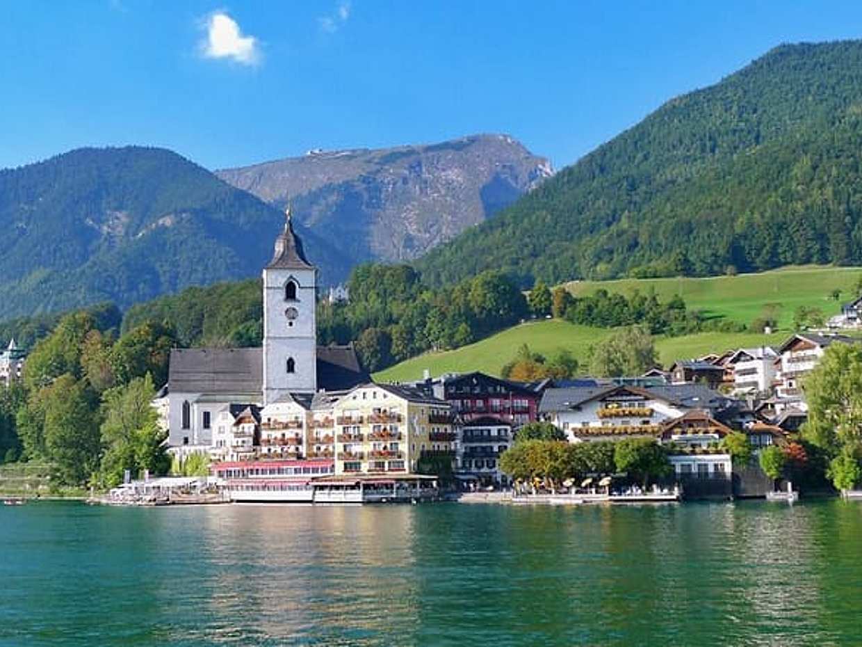 Private Tour Salzburg - St. Gilgen - Hallstatt with Local Driver in Austria