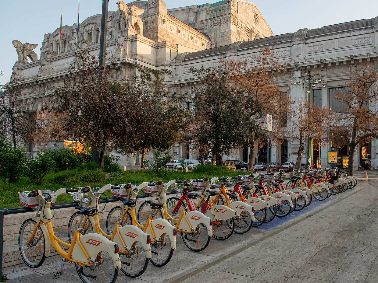 Navigli South Bike Tour in Italy, Milan E-bike, photo 2