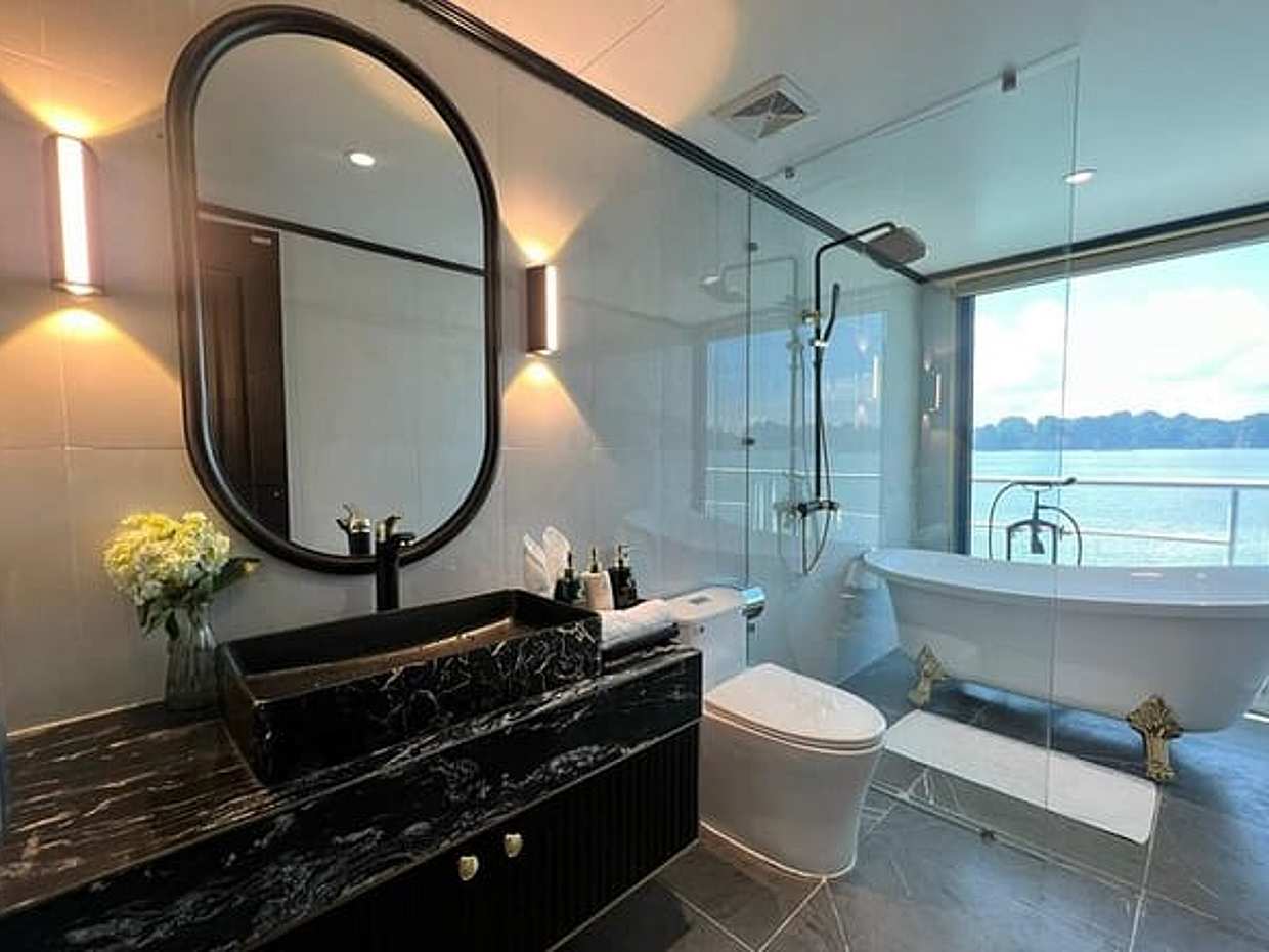 Halong Bay 2D1N Catherine Superyacht with Pool and Activities, photo 5