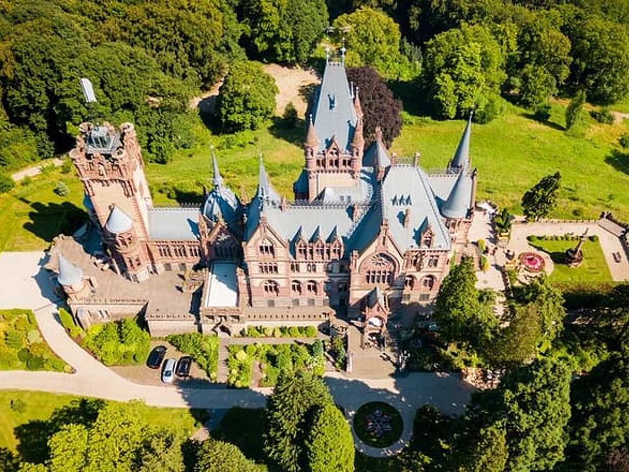 "Privétransfer van Brugge naar Bonn, 2 uur stop in Antwerpen in België"