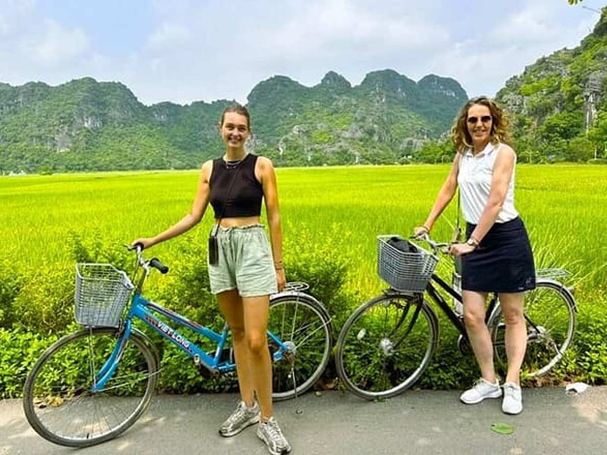 From Hanoi: Hoa Lu, Tam Coc, Mua Caves, Limousine, Buffet, Biking, photo 2