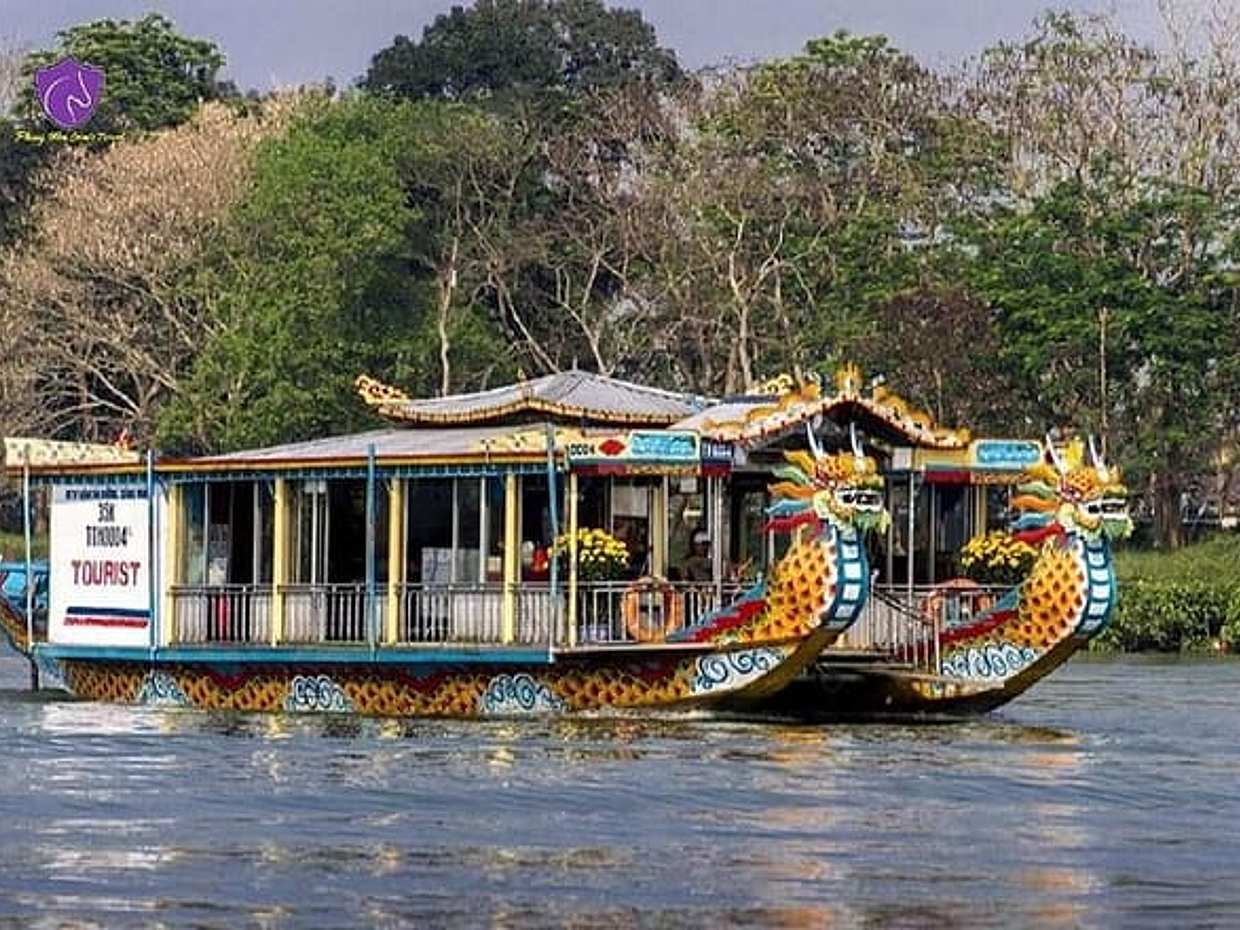 Scenic Dragon Boat Trip On Perfume River - Hue City, photo 3