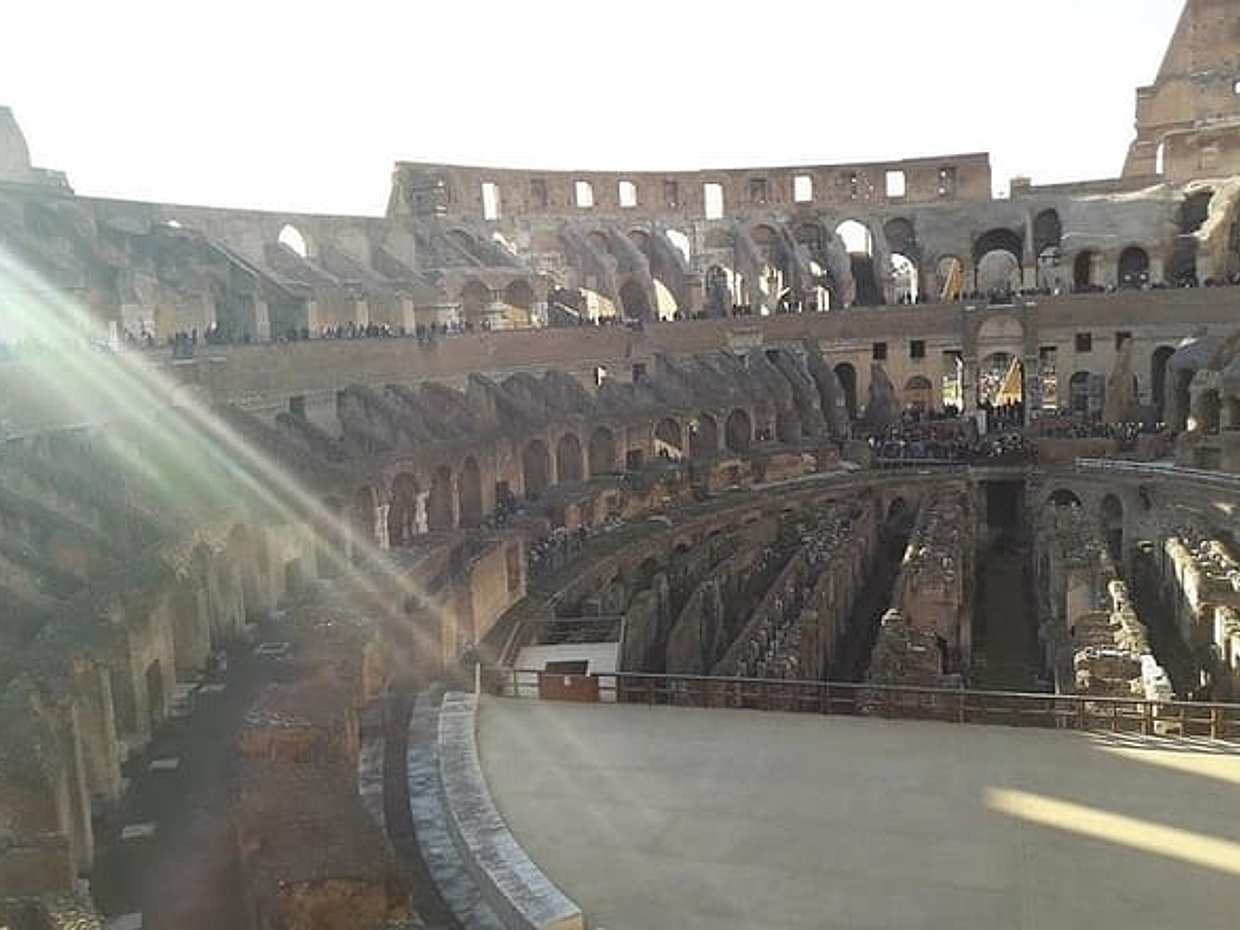 Rome In Style Chauffeured Tour: Colosseum Tour & main sights + Lunch, photo 4