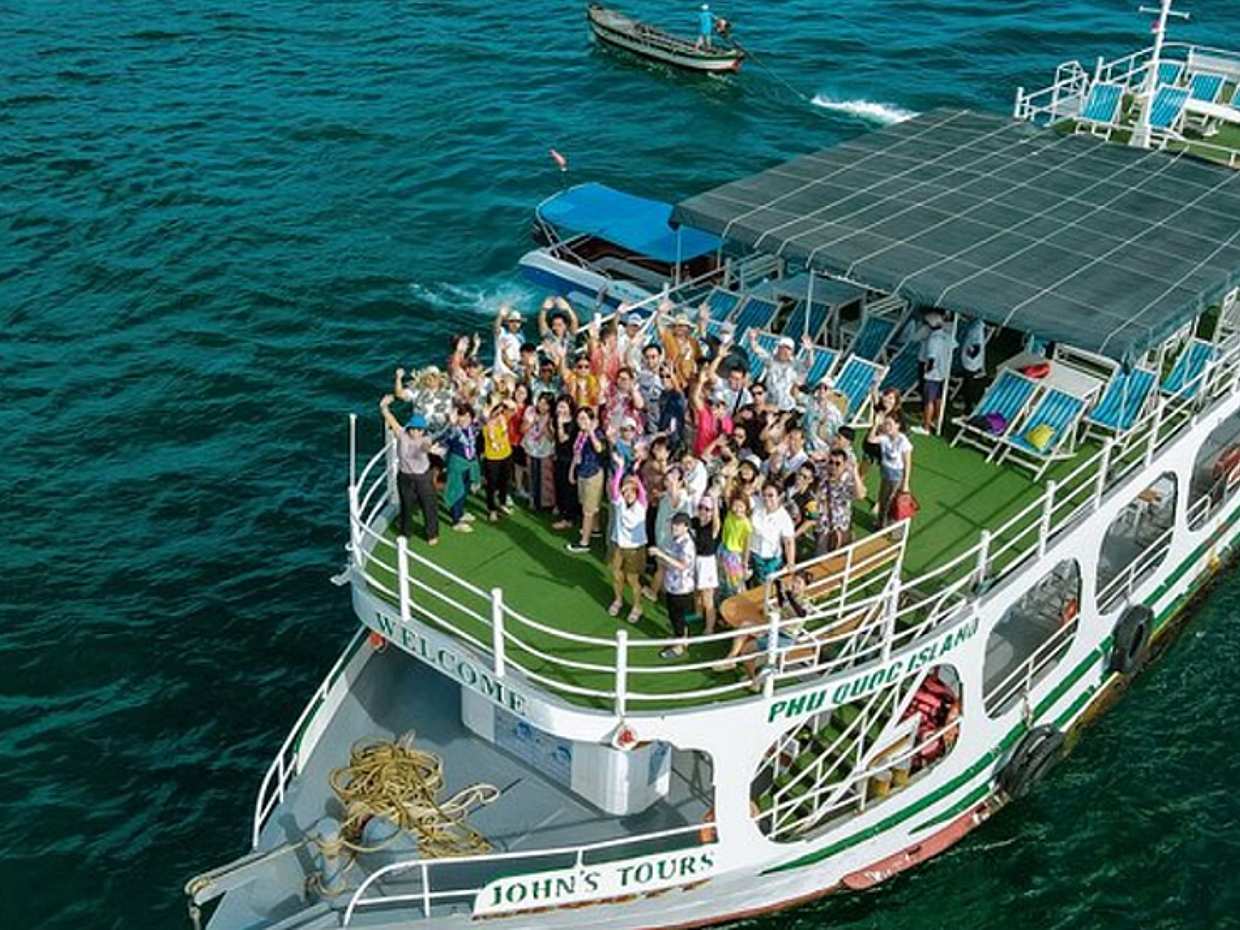 Phu Quoc Island Hopping and Snorkeling Tour with Lunch in Vietnam