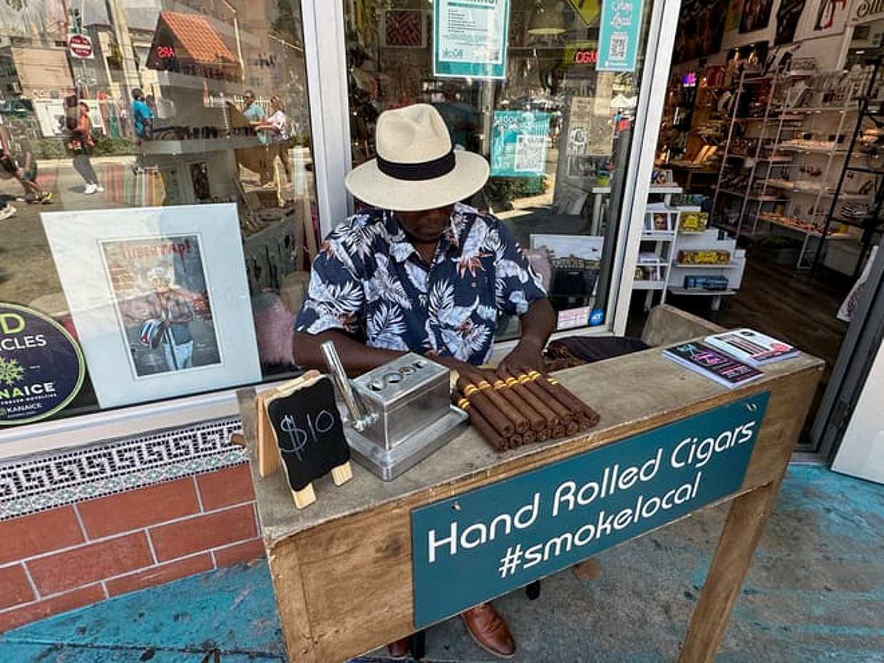 Cigar and Coffee Walking Half-Day Guided Tour in the Little Havana, photo 2
