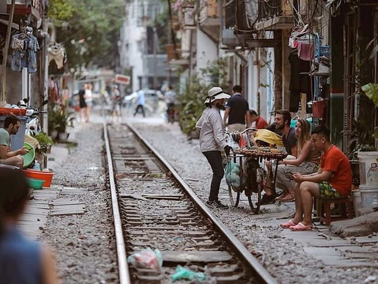 Hanoi City Walking Tour Explore Local Culture and Train Street, photo 3
