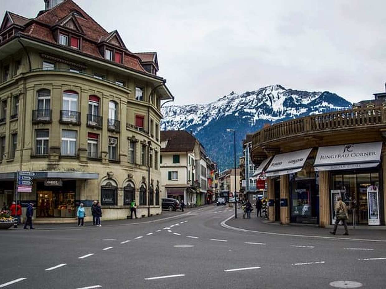 Private tour from Zurich to Interlaken and Lauterbrunnen Valley in Switzerland, Zürich, photo 2