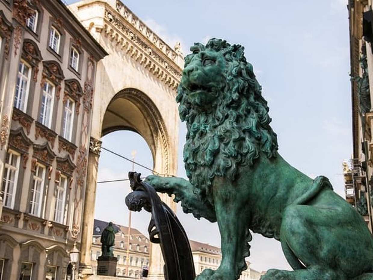 Munich Scavenger Hunt & Highlights Self-Guided Walking Tour, photo 4