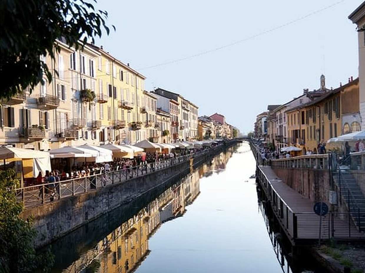 La Magia de Navigli: Búsqueda de Puzzle Autoguiada en Milán en Italia