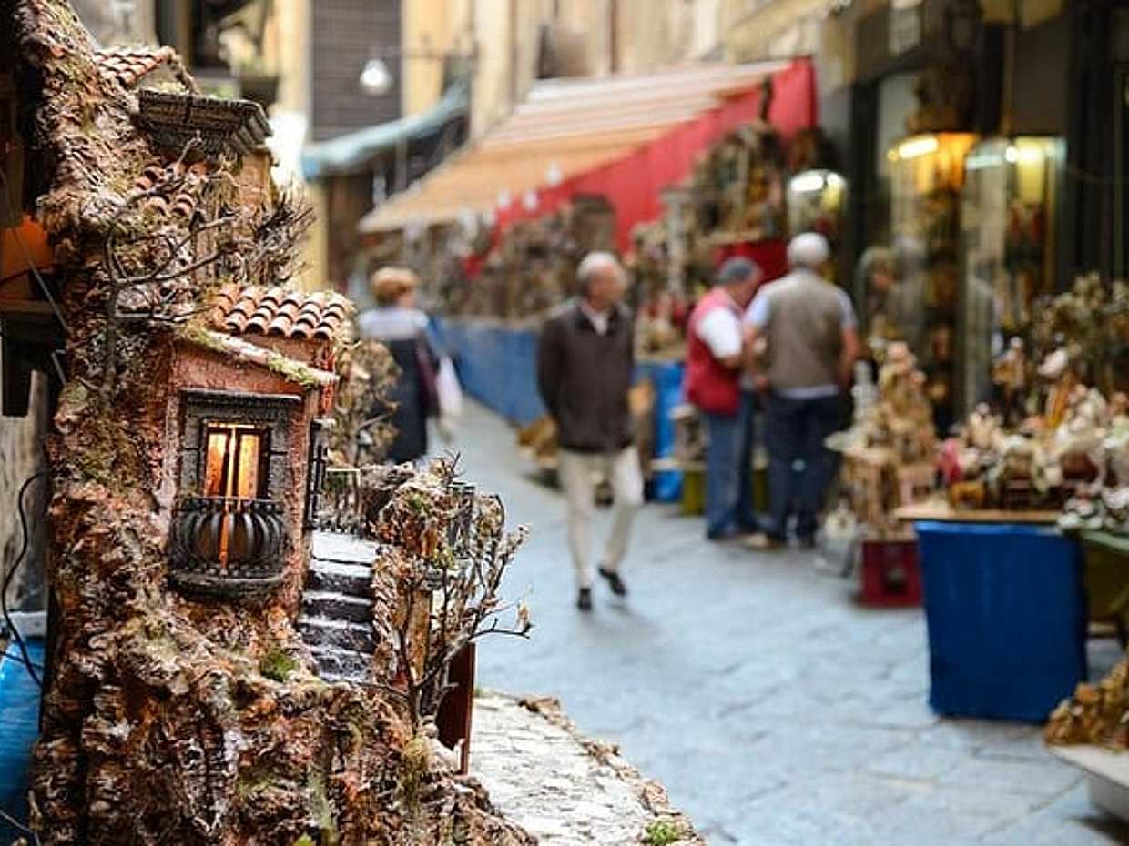 Naples Walking Tour and Underground Ruins