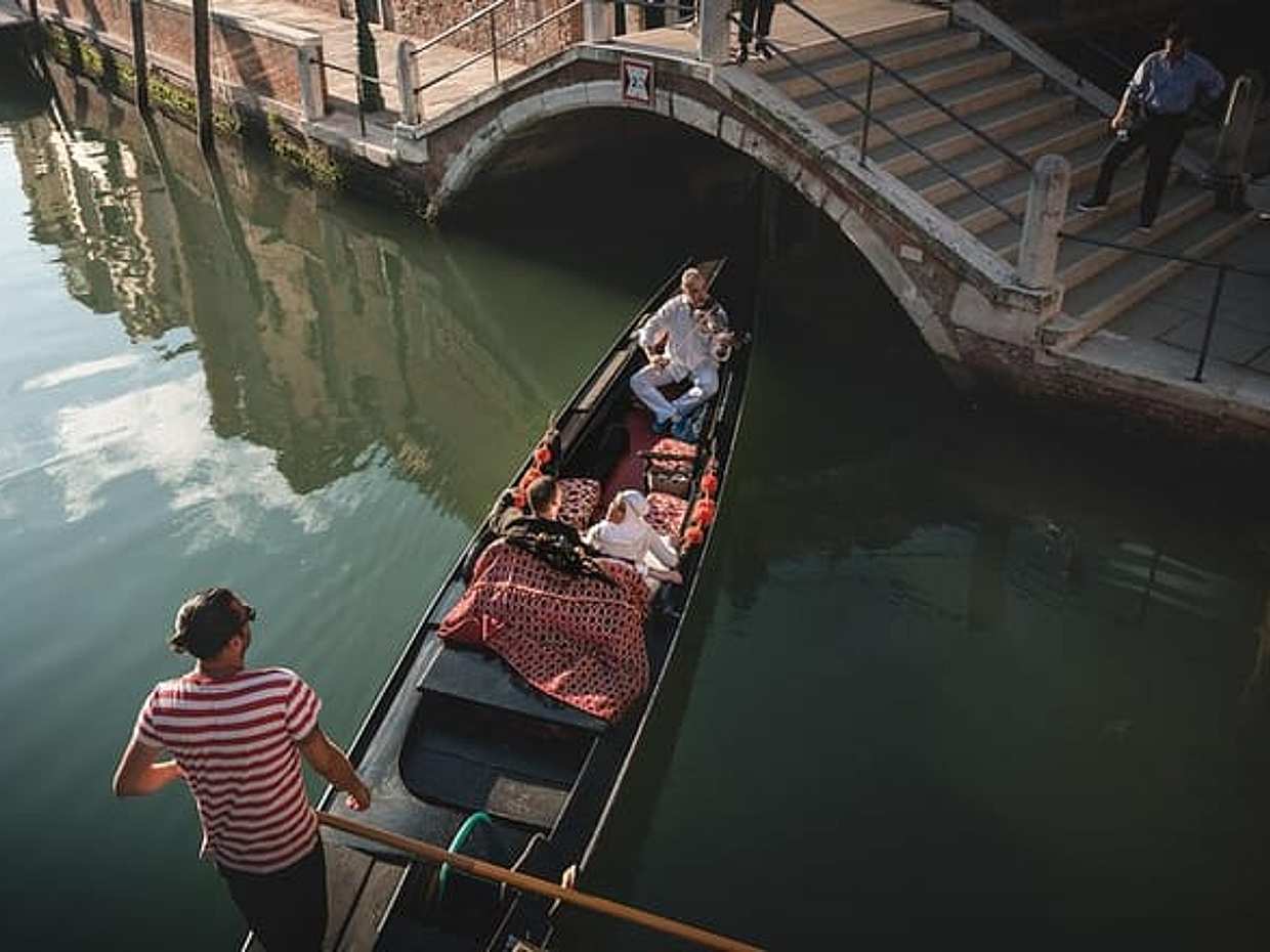 Gondola Ride with violinist and champagne