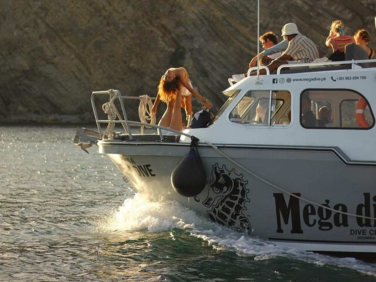 Bootstour bei Sonnenuntergang in Sesimbra in Portugal
