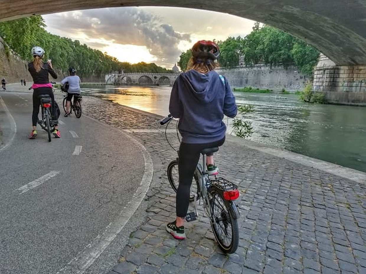 Elektrische Fietsverhuur bij Lungotevere