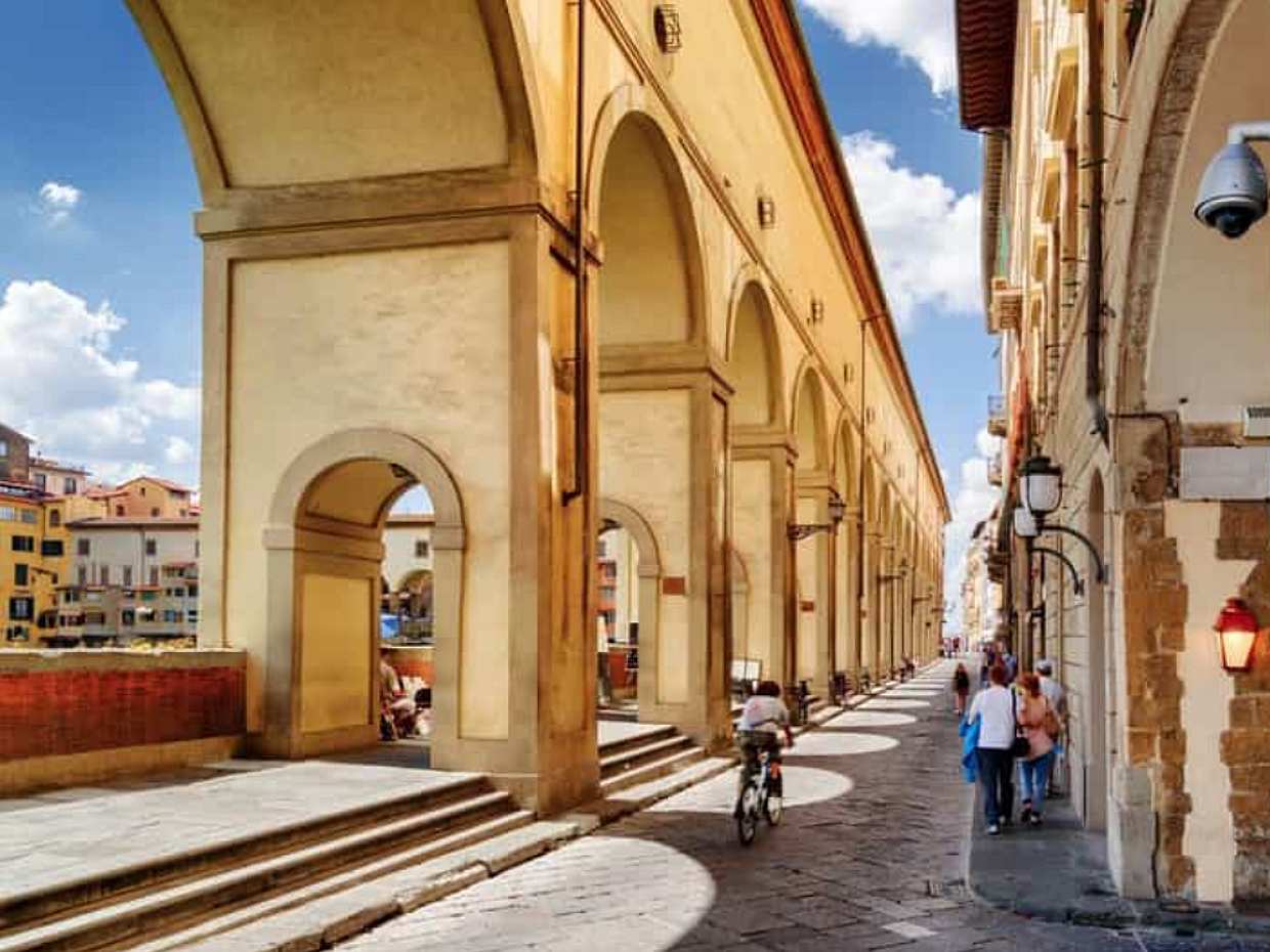 Taste of Florence: Local Breakfast, Market Tour, Wine Window Sip and Cheese Tasting in Italy, photo 2