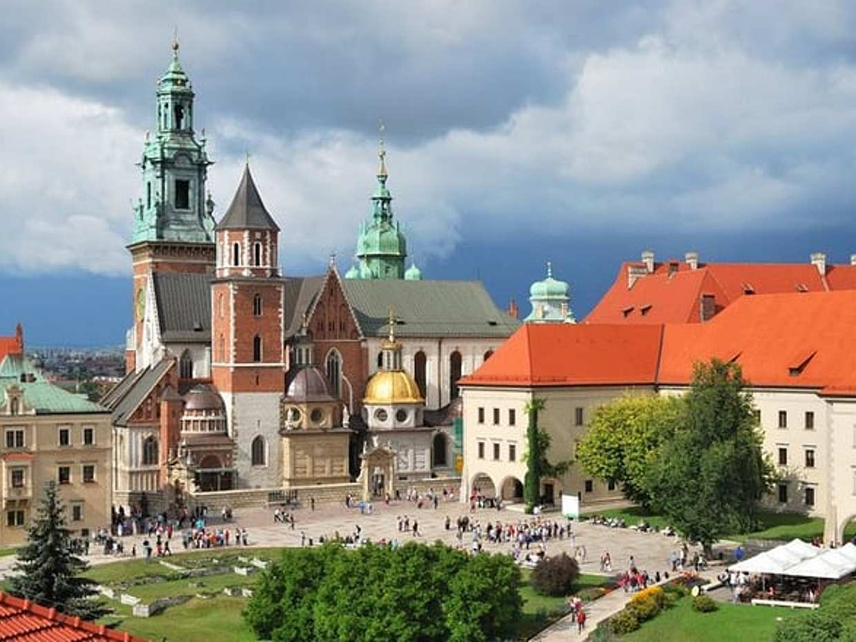 Krakow Scavenger Hunt & Highlights Self-Guided Walking Tour