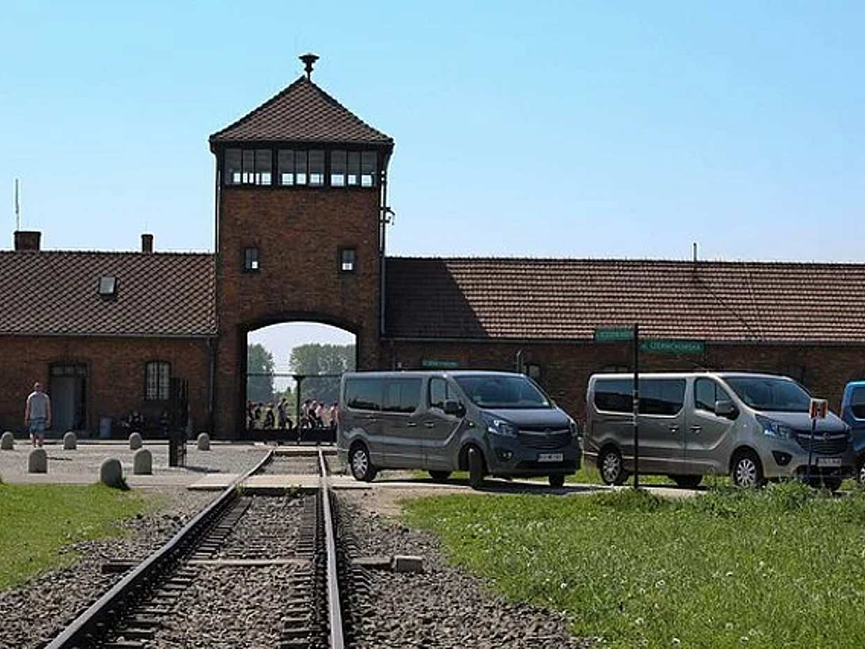 Auschwitz-Birkenau Tour with Private Transport in Poland, Krakow, photo 2