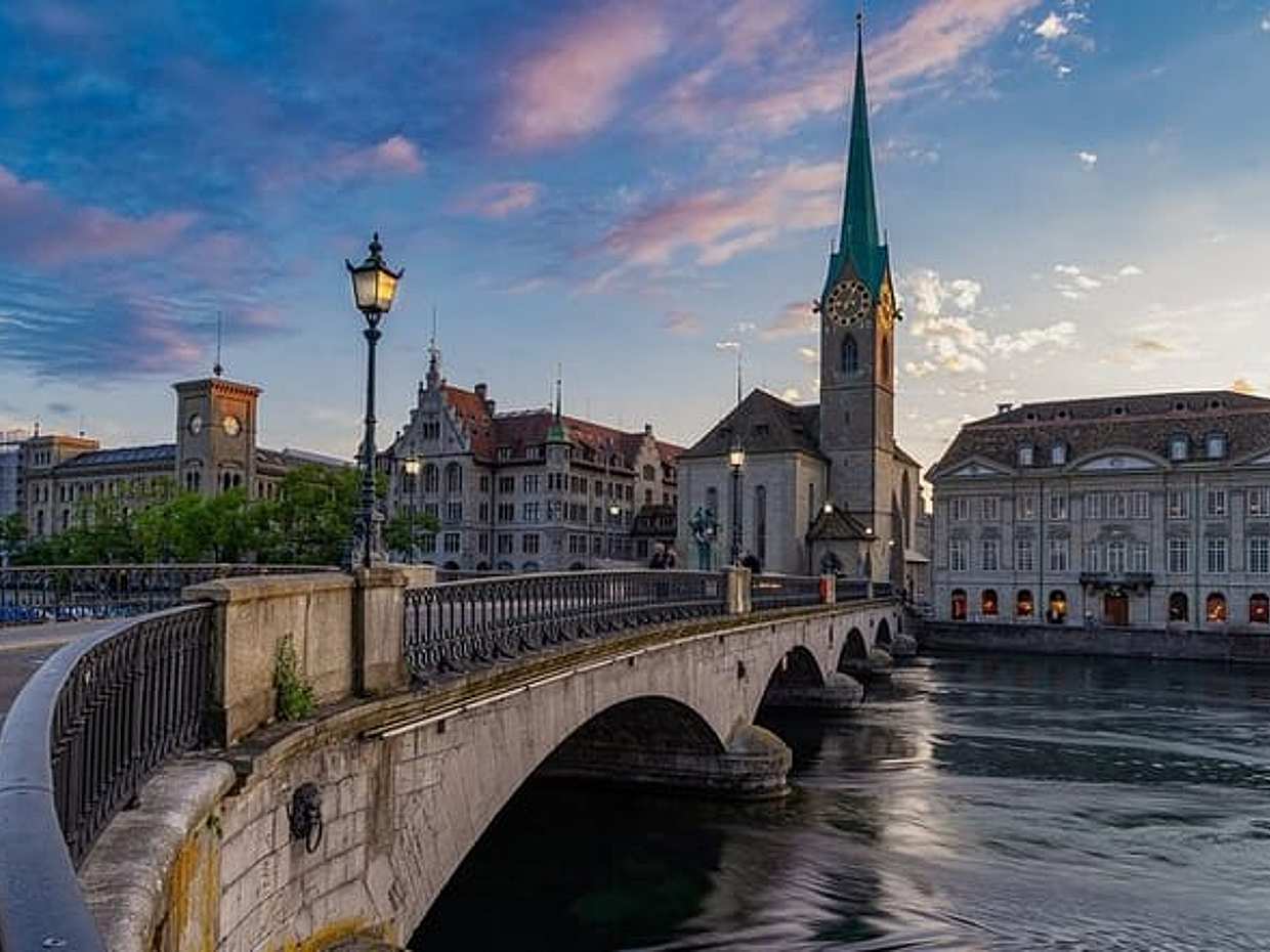 Private Day Trip From Basel to Zurich, English Speaking Driver in Switzerland, Binningen, photo 3