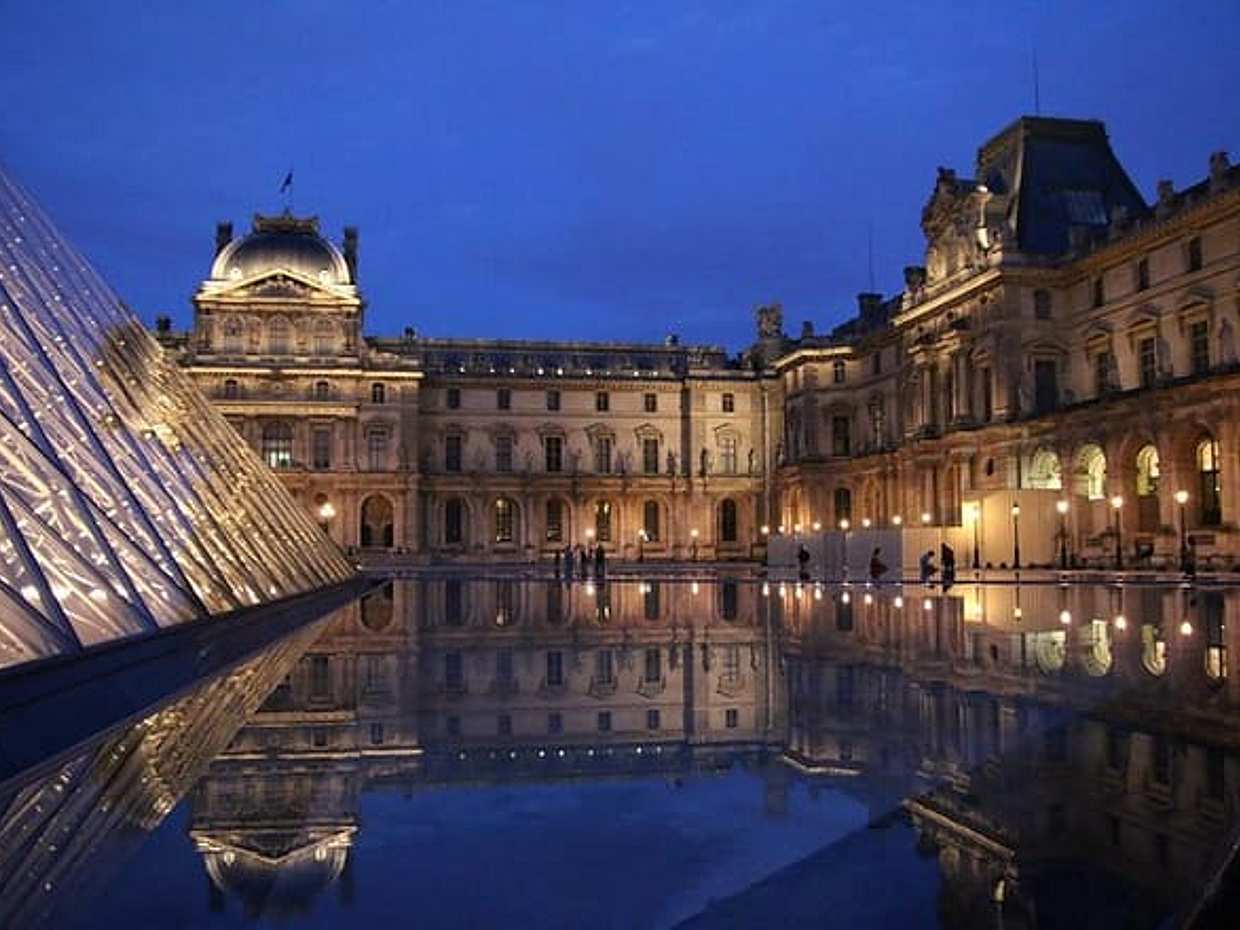 Paris By Night with Seine River Cruise and Roundtrip Luxury Transportation, photo 2
