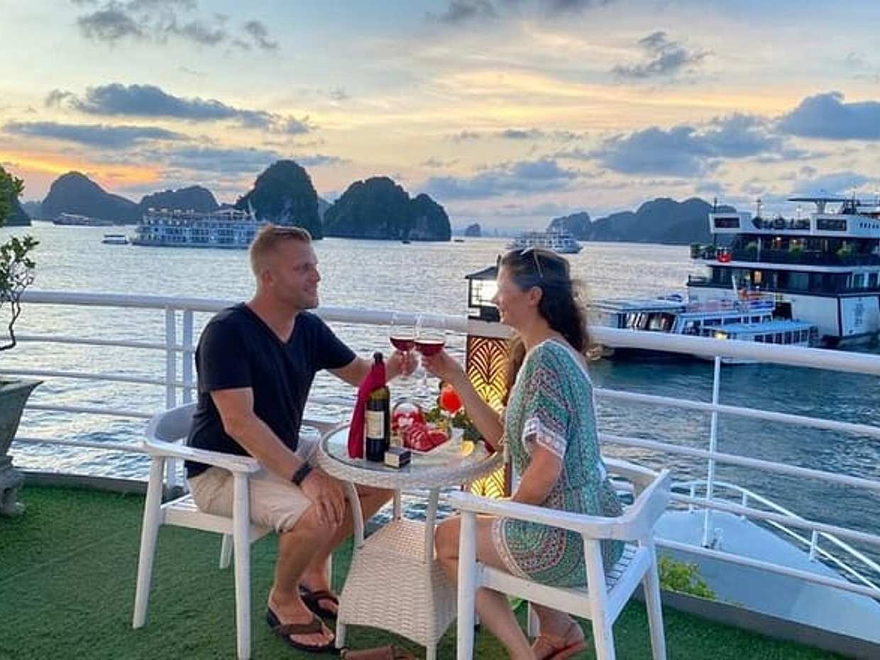 2 Days 1 Night Cruise Discover Halong & Lan Ha Bay from Hanoi, photo 2