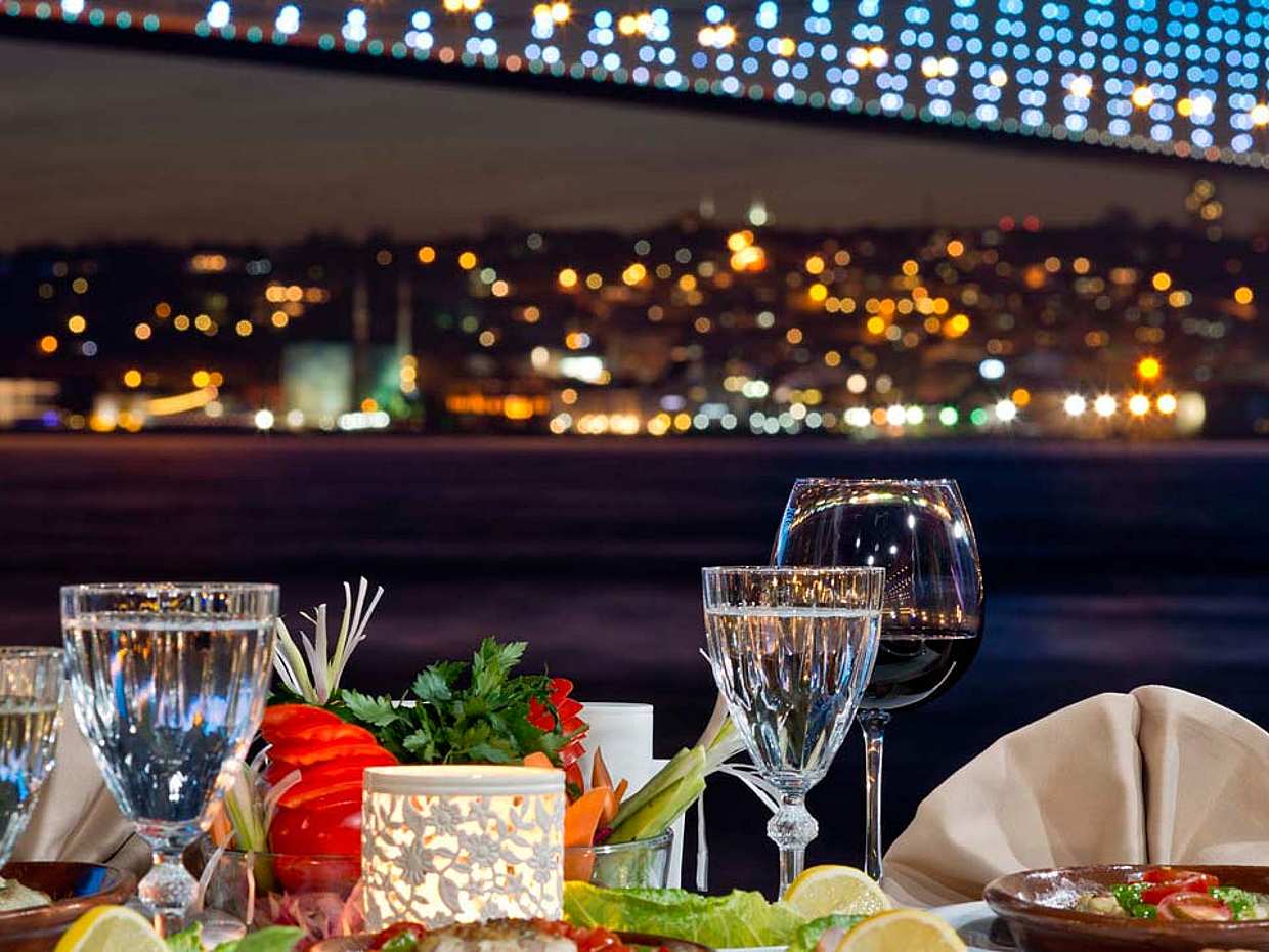 Istanbul Dinner Cruise (Bosphorus by Night), photo 4