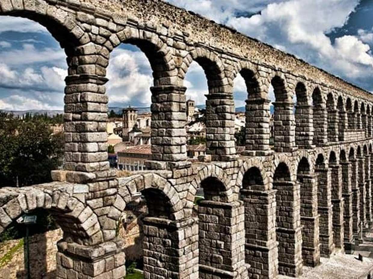 Private Tour Avila – Segovia - Small group and hotel pick up from Madrid