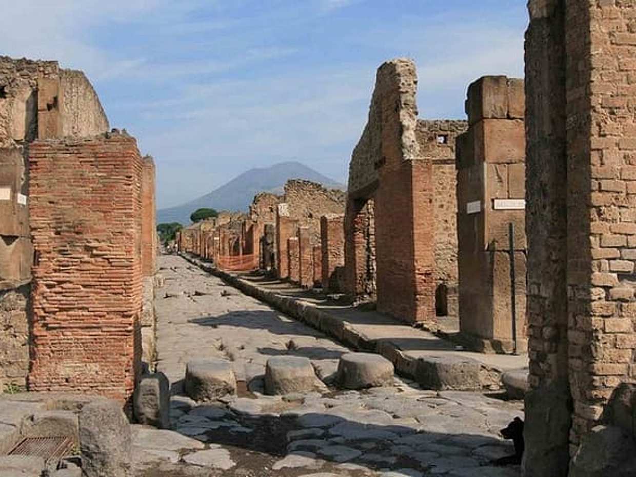 Pompeii: 2-Hour Shared Guided Tour with Skip-the-Line Ticket, photo 4