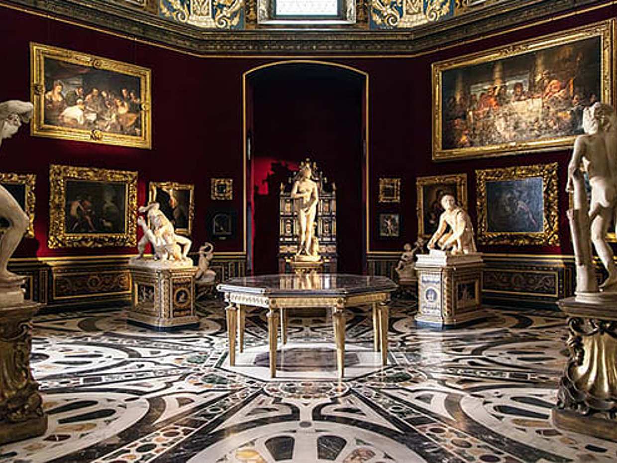 Uffizi & Pitti Palace Guided Tour with Vasari Corridor Views + 5-Day Museum Pass, photo 3